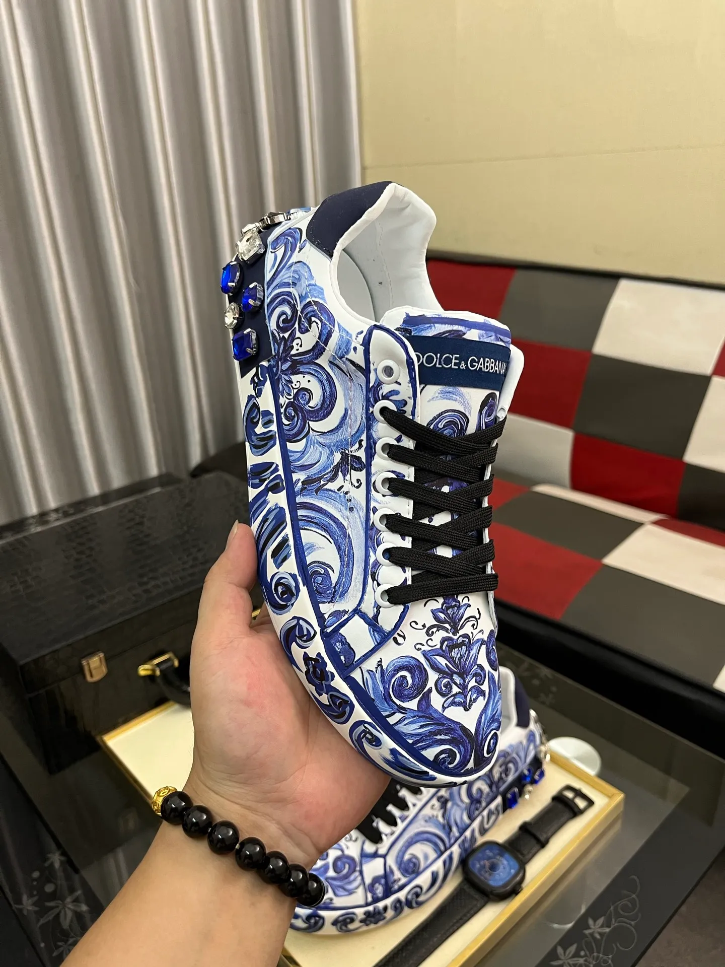 Men's shoes 💰500⌚️⌚️Dolce & Gabbana/DG heavy industry series, new casual fashion shoes 👟Simple and elegant style, fashionable and exclusive👑Fashionable and generous. Original breathable cotton + hand-painted craftsmanship, comfortable breathable lining. Exquisite luxury, super A level! Compared with the genuine product at the counter, the version is no worse at all💕Size: 35-462⃣️Color selection